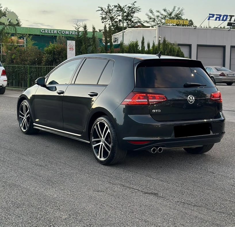 Rent a car in Tirana