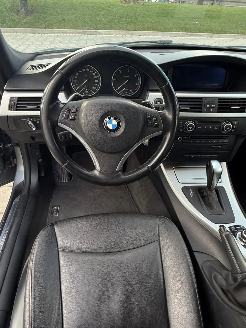 Wynajmij samochód w Tirana