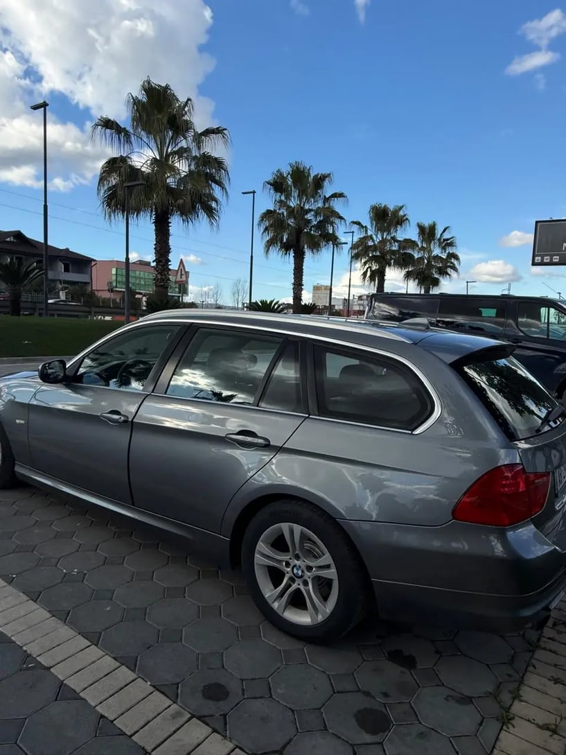 Wynajmij samochód w Tirana