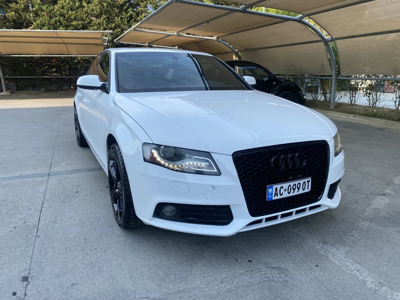 Noleggia un'auto a Tirana