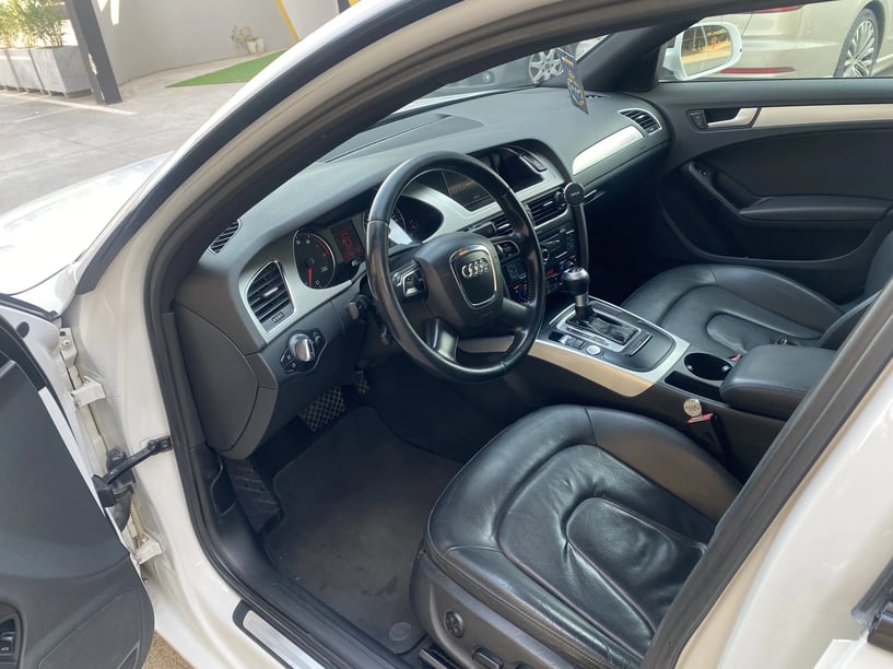 Noleggia un'auto a Tirana