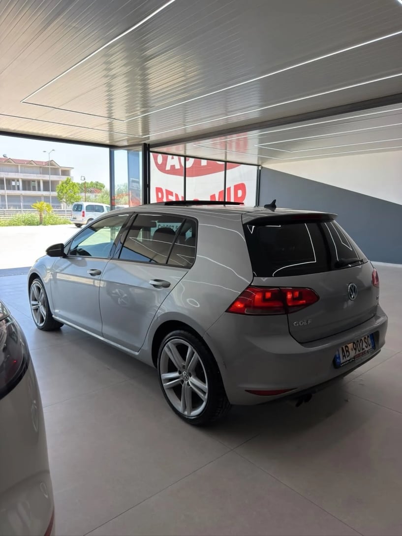Rent a car in Tirana