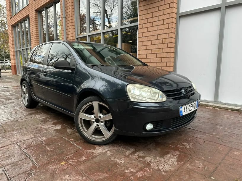 Louer une voiture à Tirana