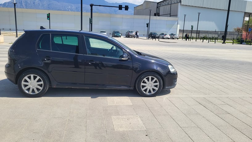 Rent a car in Tirana