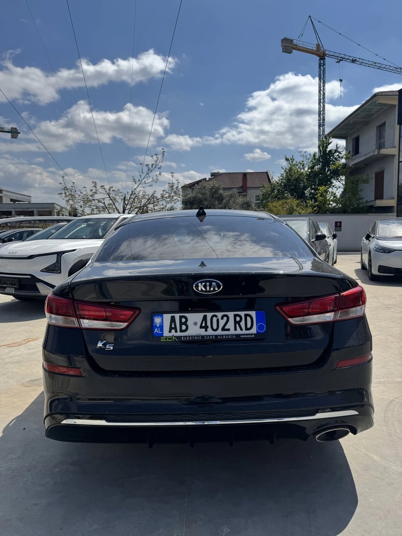 Rent a car in Tirana
