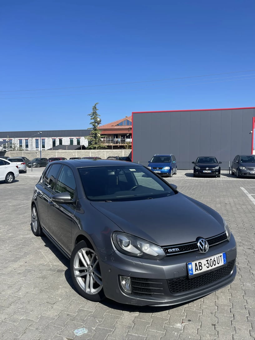 Rent a car in Tirana