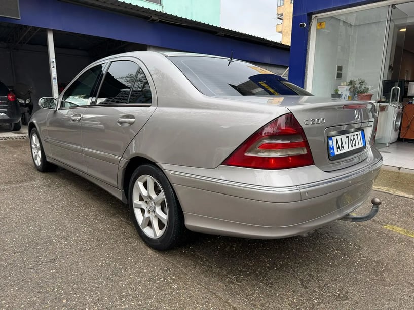 Auto mieten in Tirana