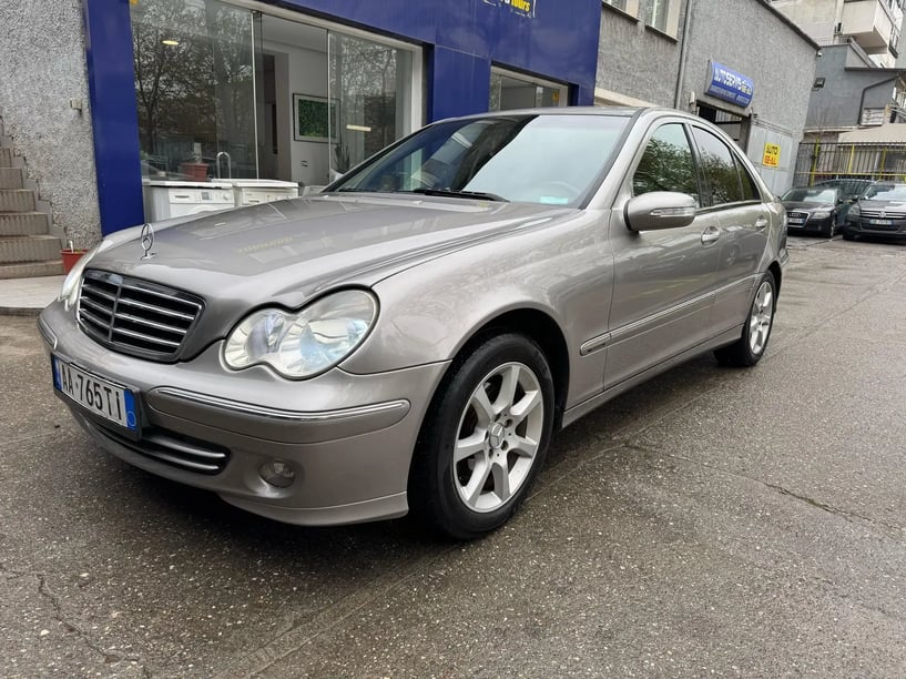 Auto mieten in Tirana