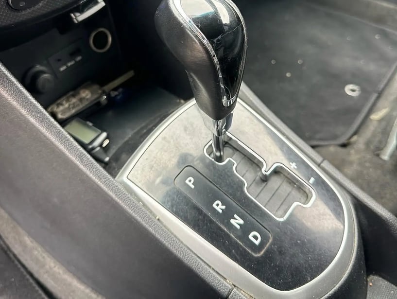 Noleggia un'auto a Gjirokastër