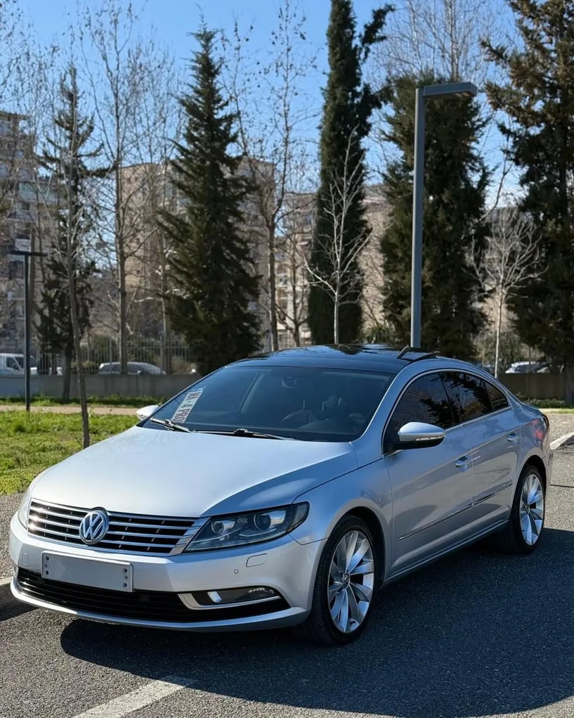 Alquila un coche en Tirana