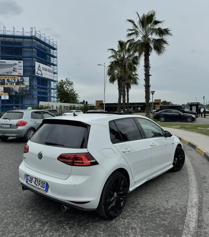 Rent a car in Tirana