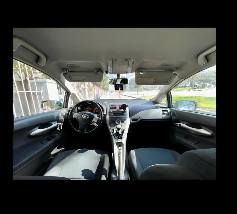 Merrni me qira një makinë në Tirana