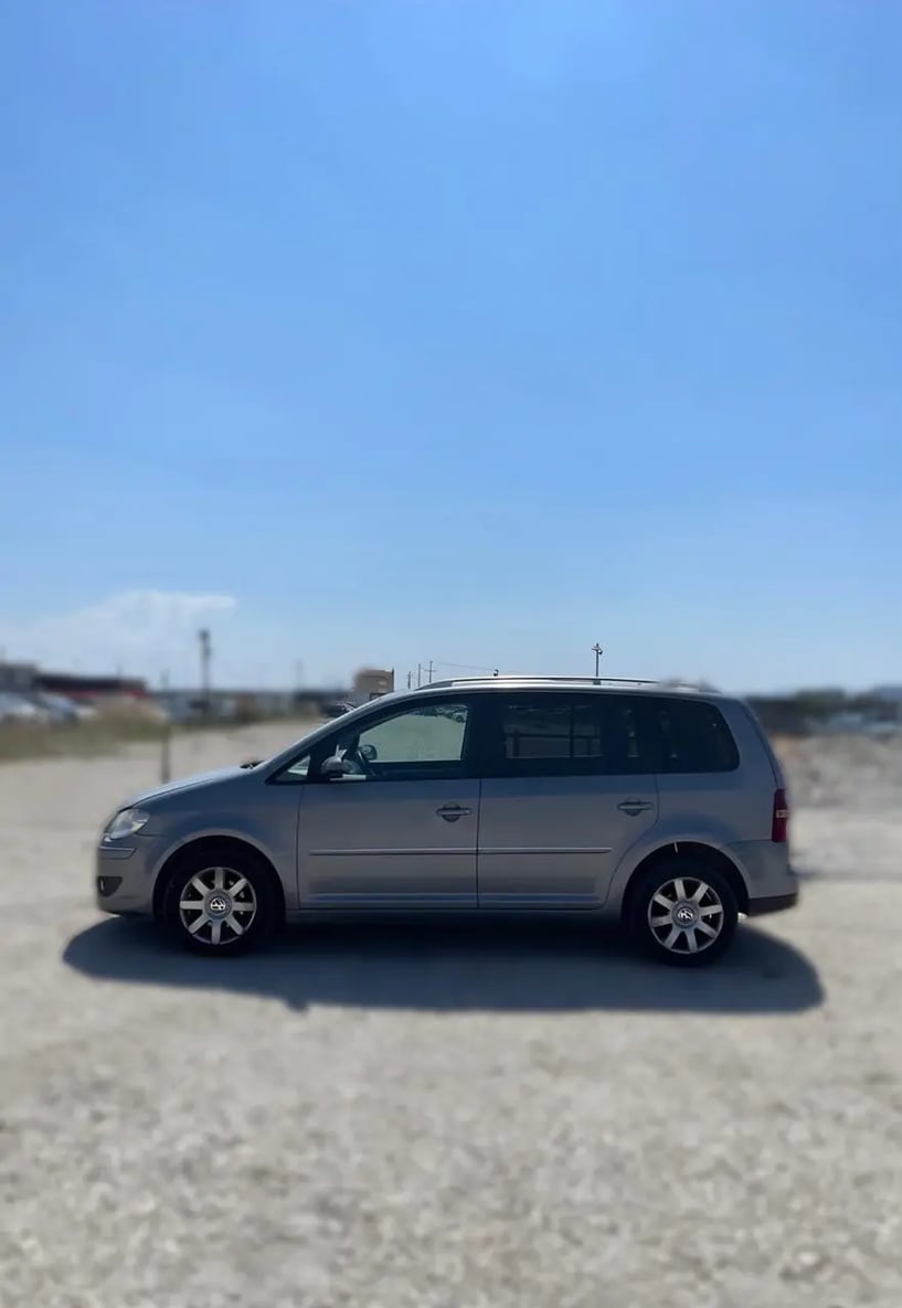 Noleggia un'auto a Tirana