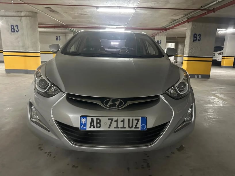 Wynajmij samochód w Tirana