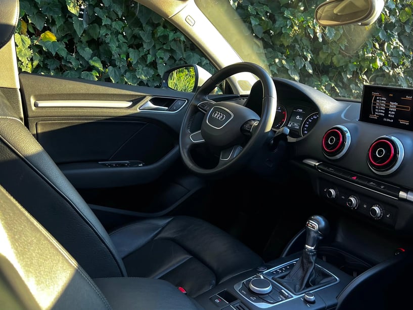 Wynajmij samochód w Tirana