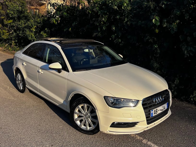 Wynajmij samochód w Tirana