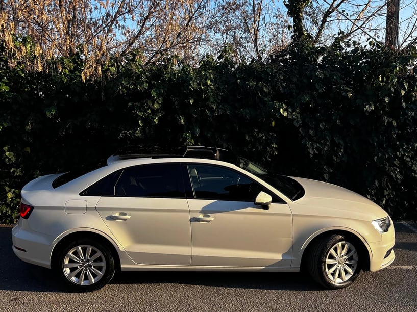 Wynajmij samochód w Tirana