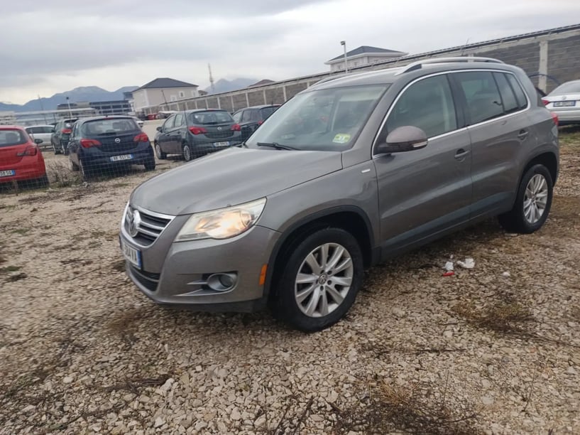 Noleggia un'auto a Tirana