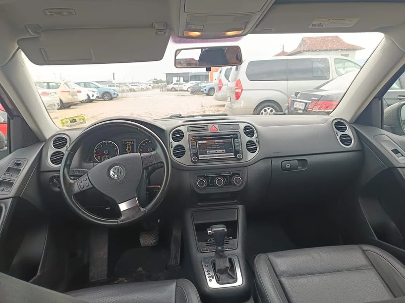 Noleggia un'auto a Tirana