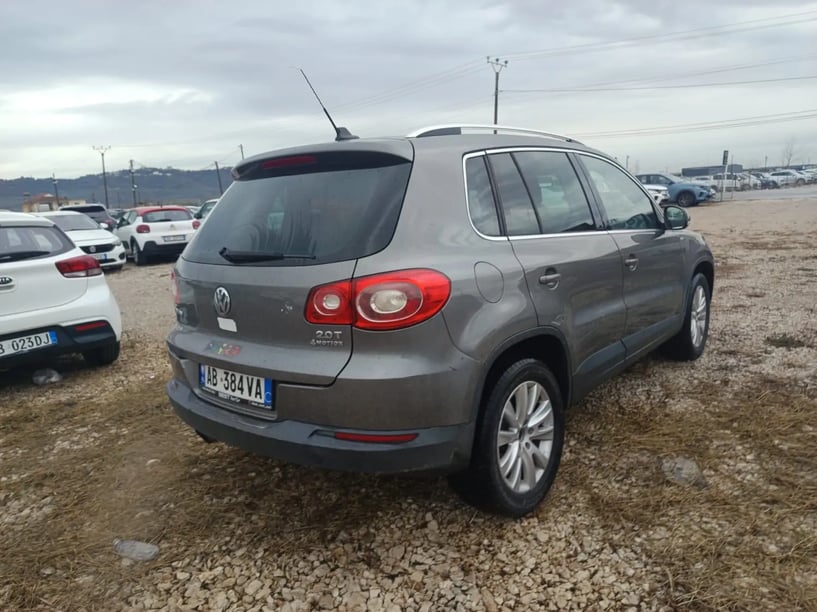 Noleggia un'auto a Tirana