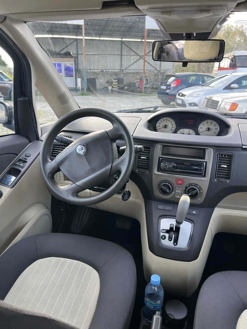 Rent a car in Durrës