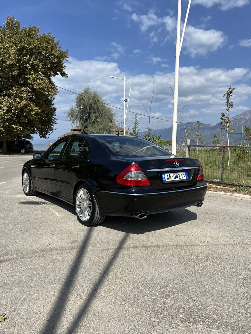 Louer une voiture à Tirana