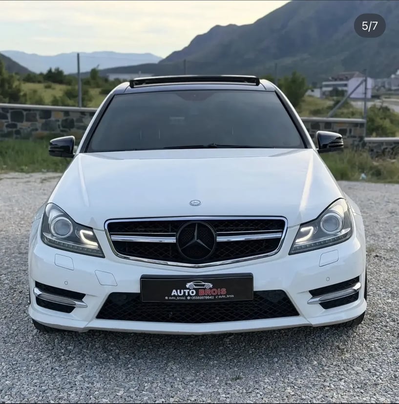 Rent a car in Tirana