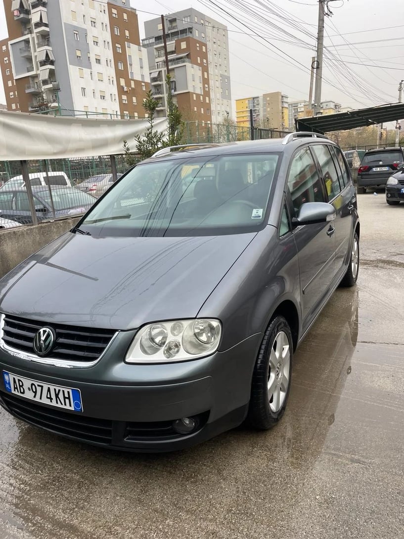 Wynajmij samochód w Tirana