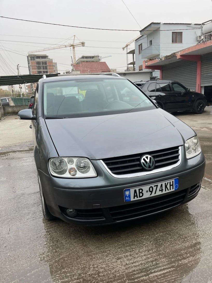 Wynajmij samochód w Tirana