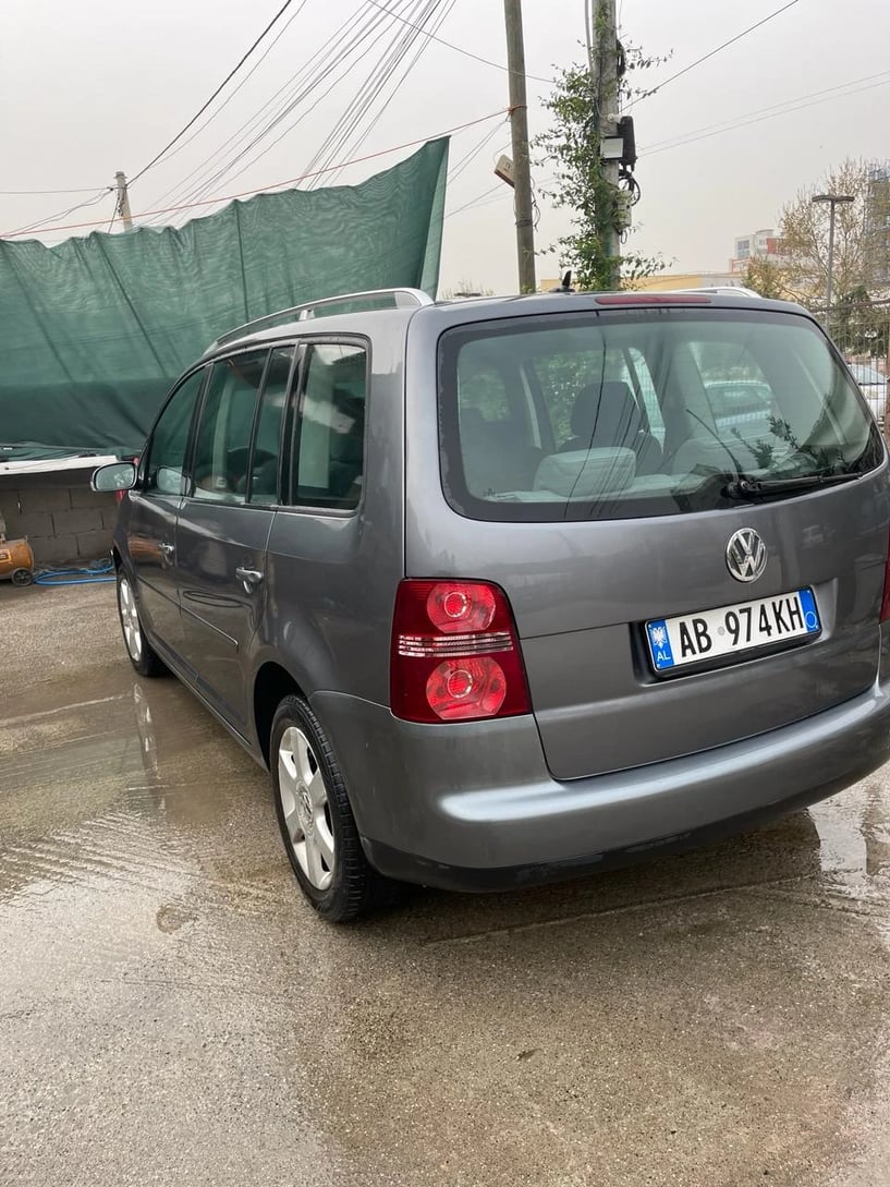 Wynajmij samochód w Tirana