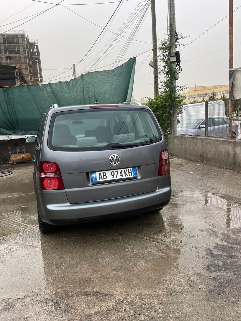 Wynajmij samochód w Tirana