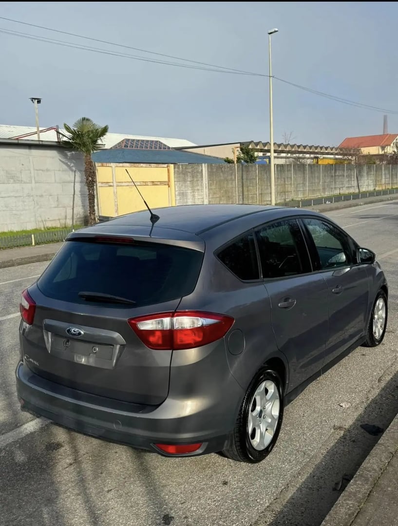 Rent a car in Tirana