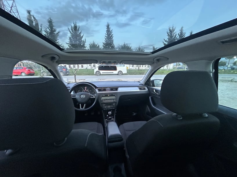 Wynajmij samochód w Tirana