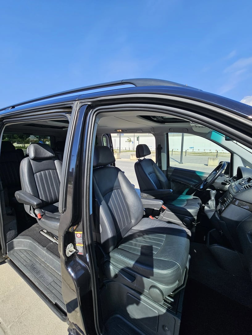 Noleggia un'auto a Tirana