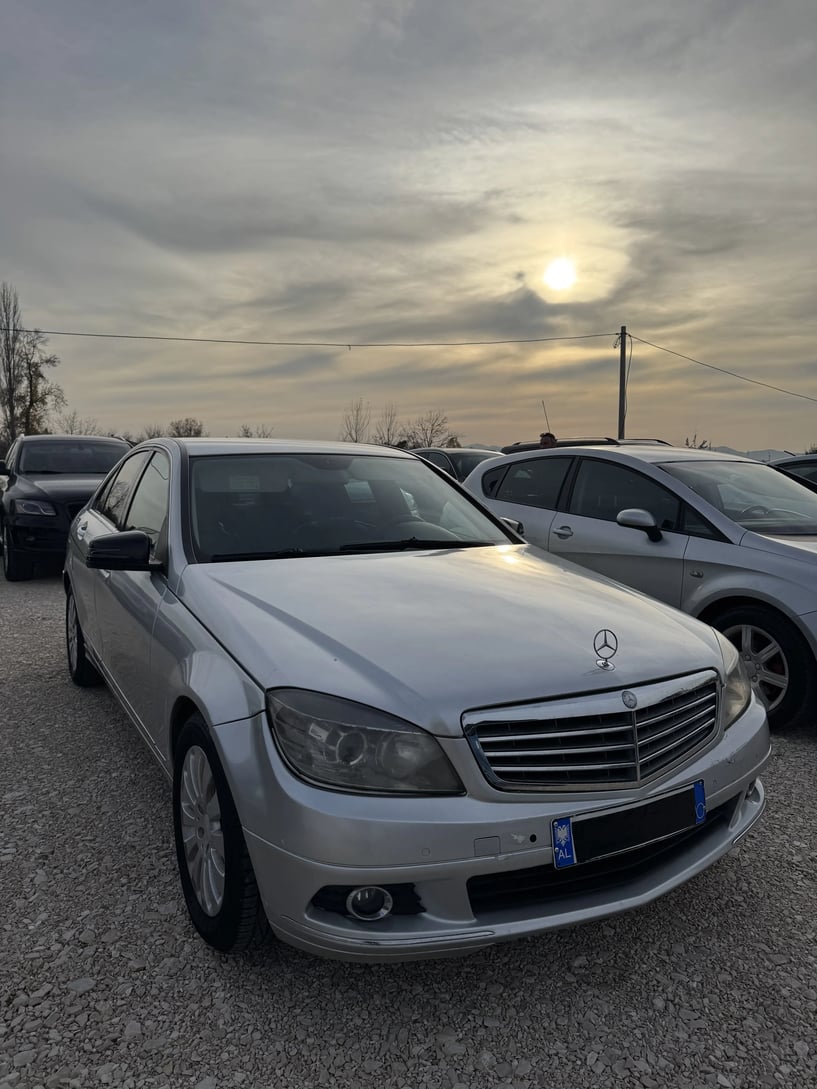 Auto mieten in Tirana