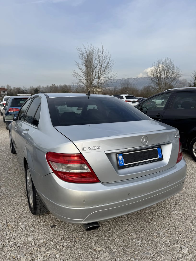 Auto mieten in Tirana