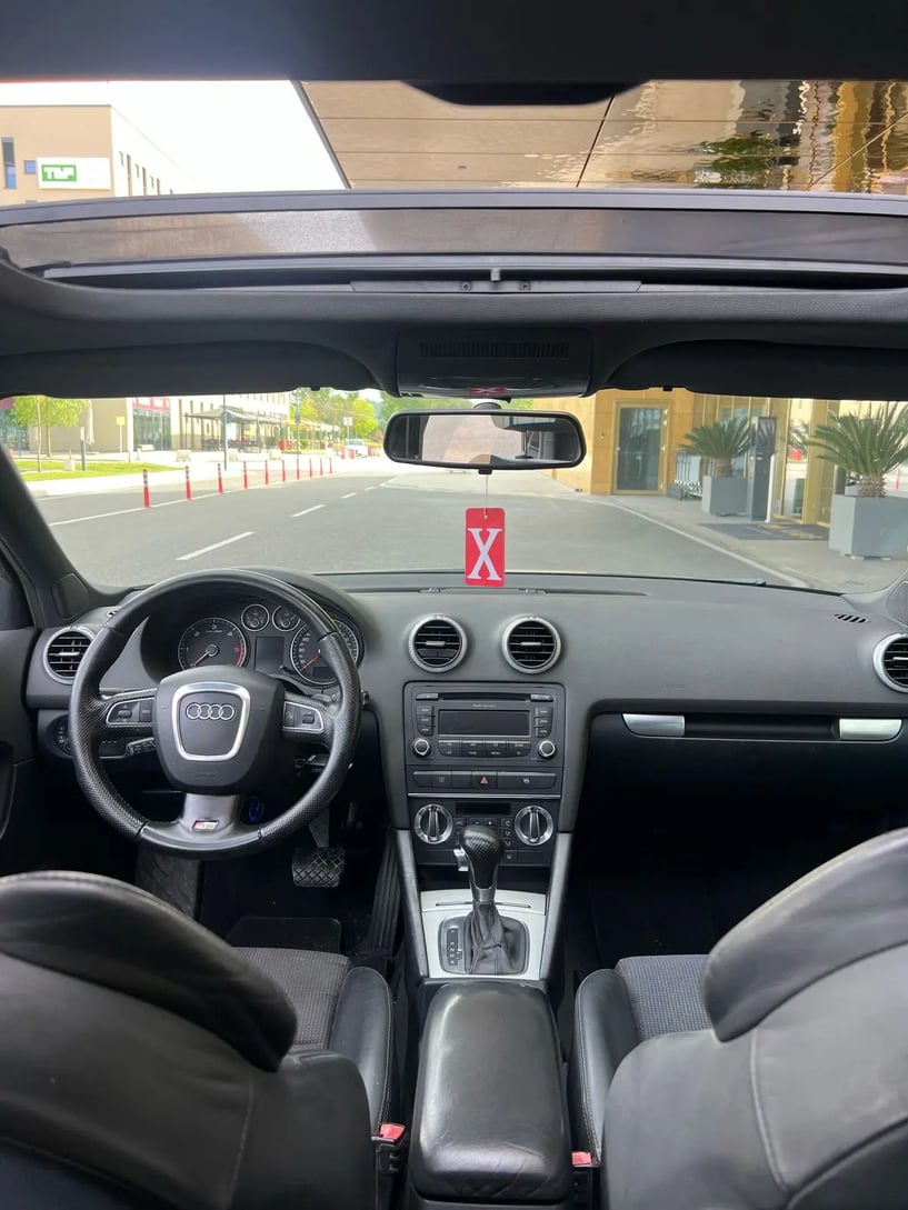 Noleggia un'auto a Tirana