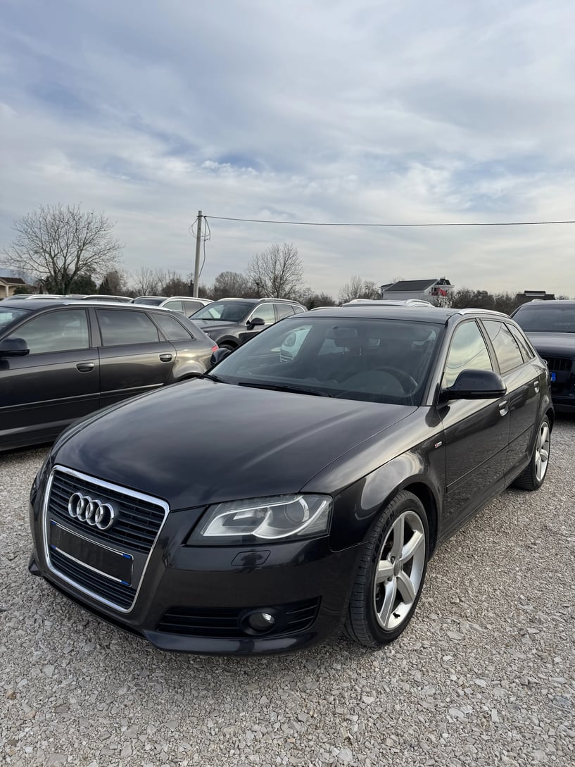 Noleggia un'auto a Tirana