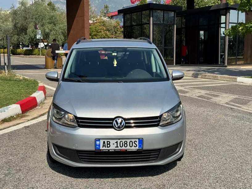 Wynajmij samochód w Tirana
