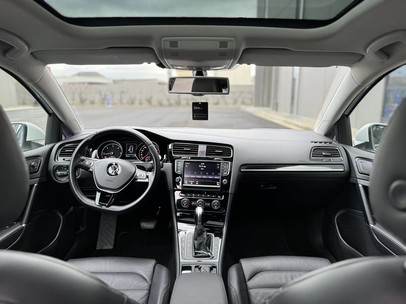 Noleggia un'auto a Tirana