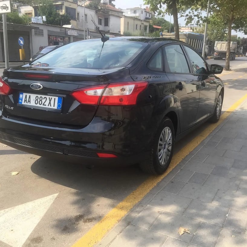 Alquila un coche en Tirana