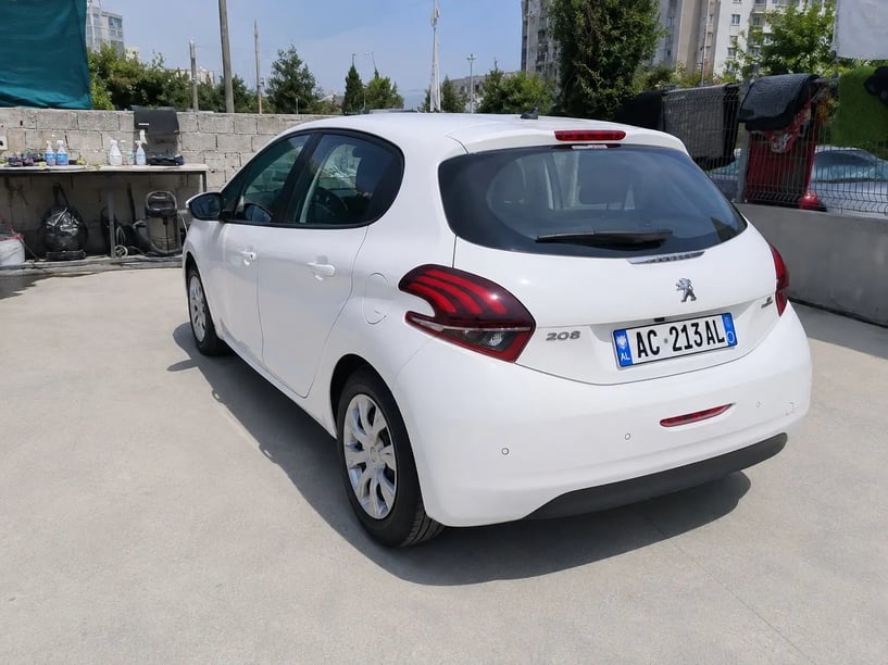 Rent a car in Tirana