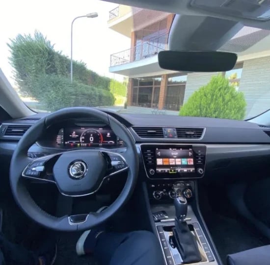 Louer une voiture à Tirana