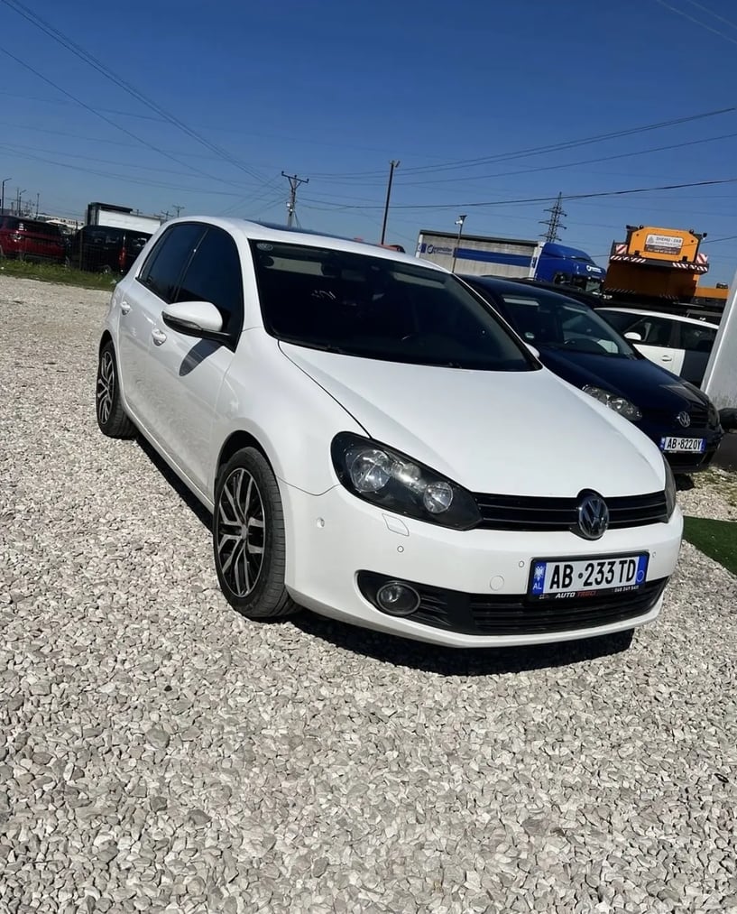 Rent a car in Tirana