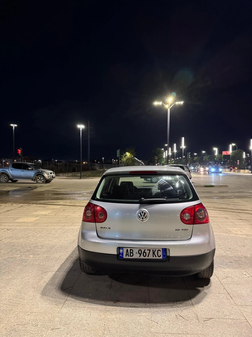 Louer une voiture à Tirana