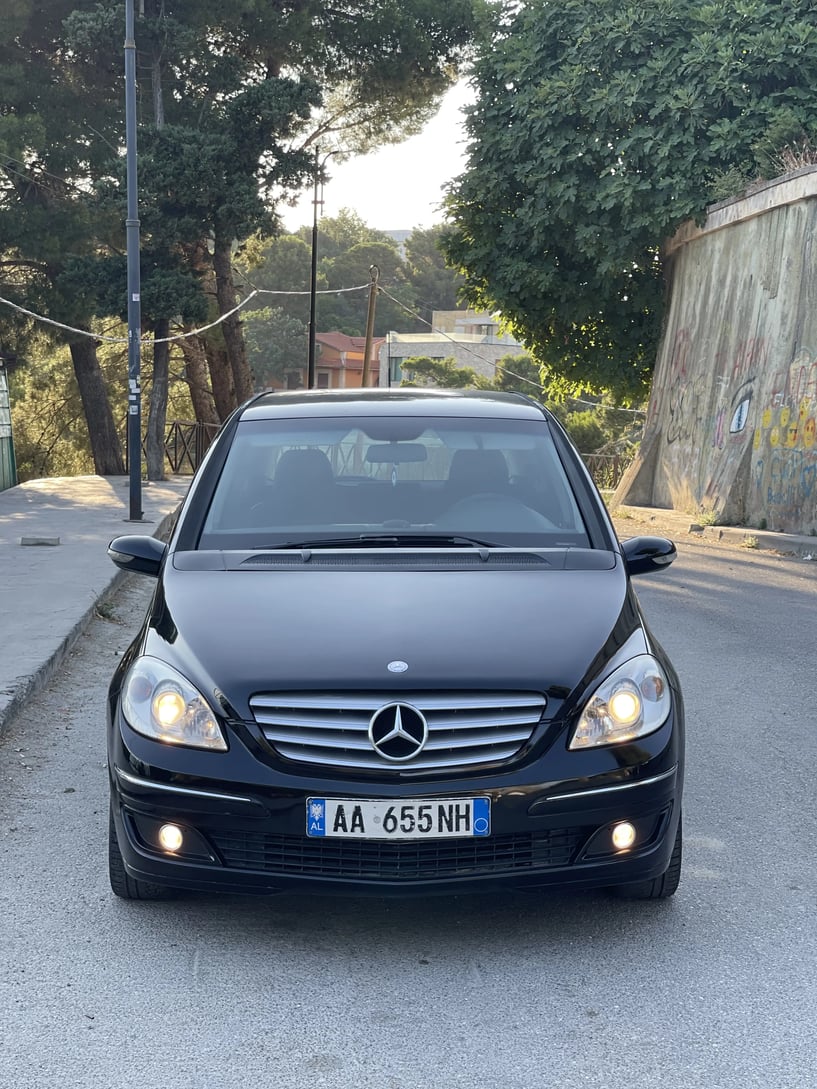 Wynajmij samochód w Durrës