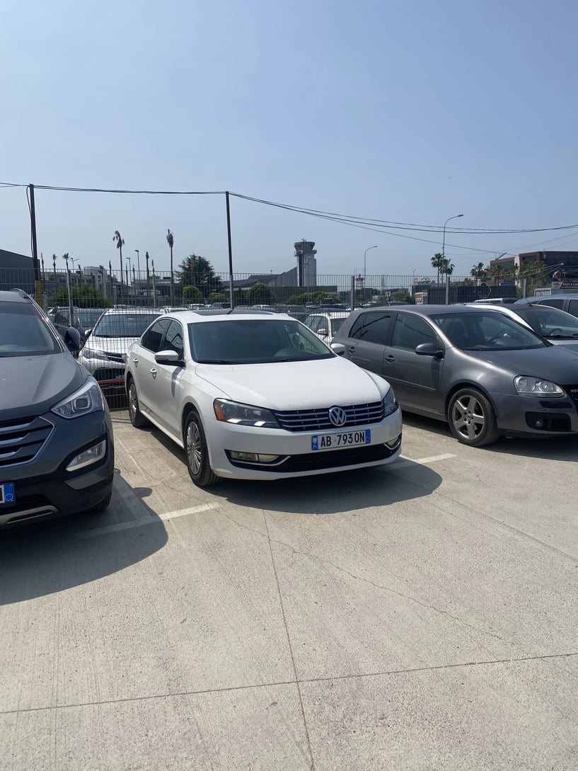 Louer une voiture à Tirana