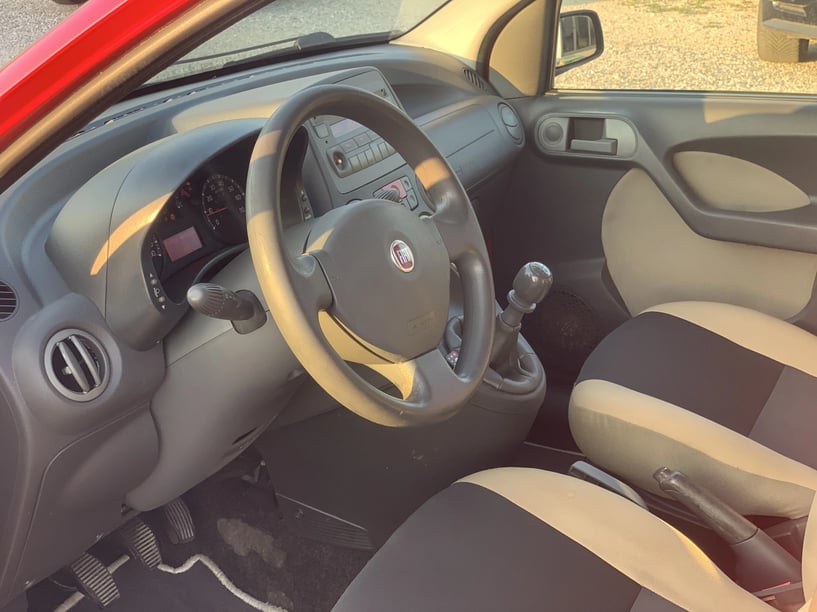 Noleggia un'auto a Tirana