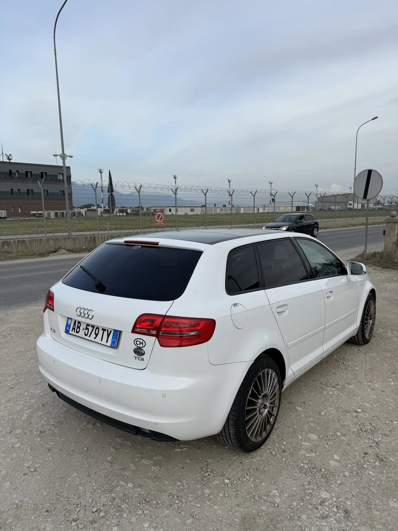 Wynajmij samochód w Tirana