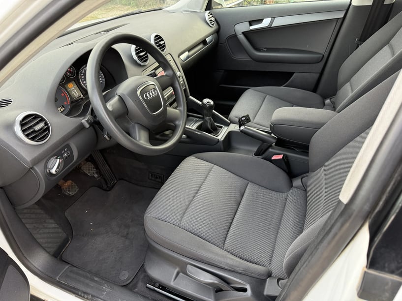 Wynajmij samochód w Tirana